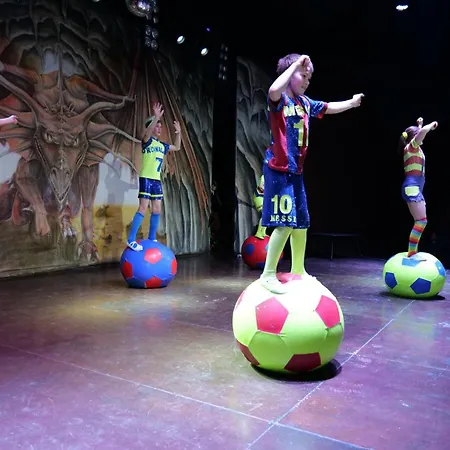 Royal Dragon Ośrodek wypoczynkowy Side