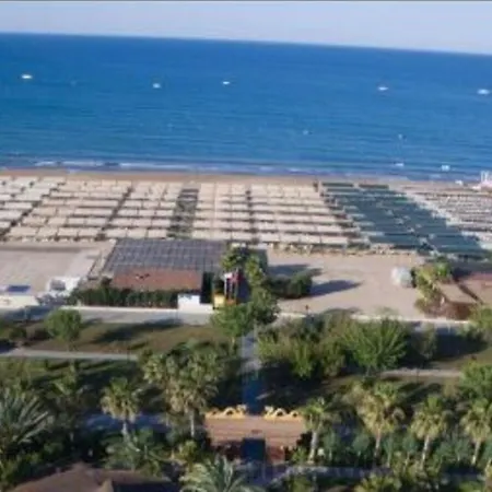 Royal Dragon Ośrodek wypoczynkowy Side