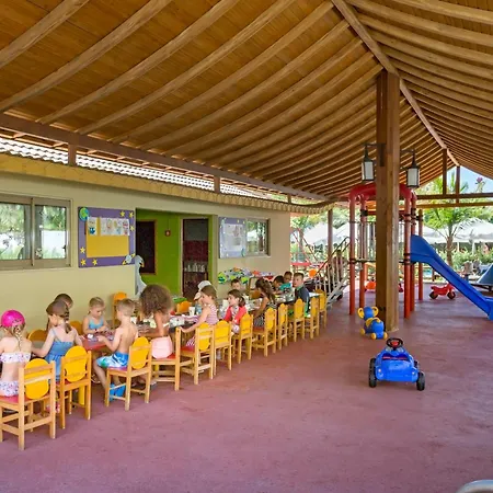 Resort Royal Dragon Side