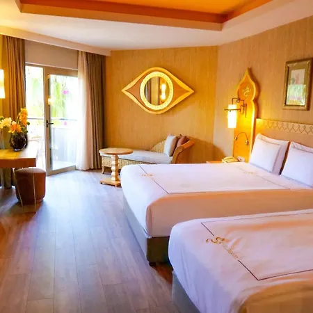 Resort Royal Dragon Side