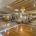 Resort Royal Dragon Side