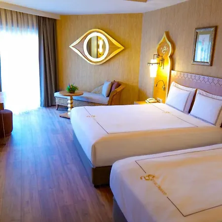 Royal Dragon Üdülőközpont Side
